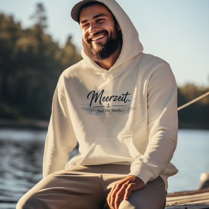 MEERZEIT. Statement Hoodie